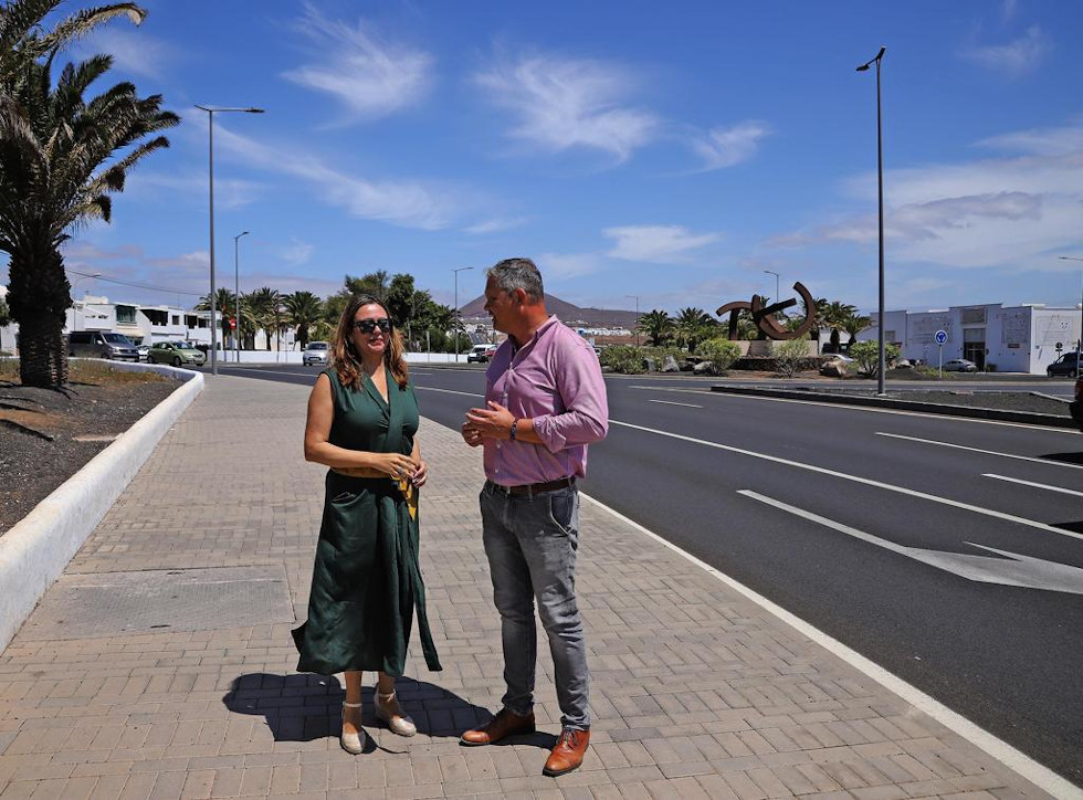 Dolores Corujo Visita Las Obras Ya Finalizadas De La Glorieta De La